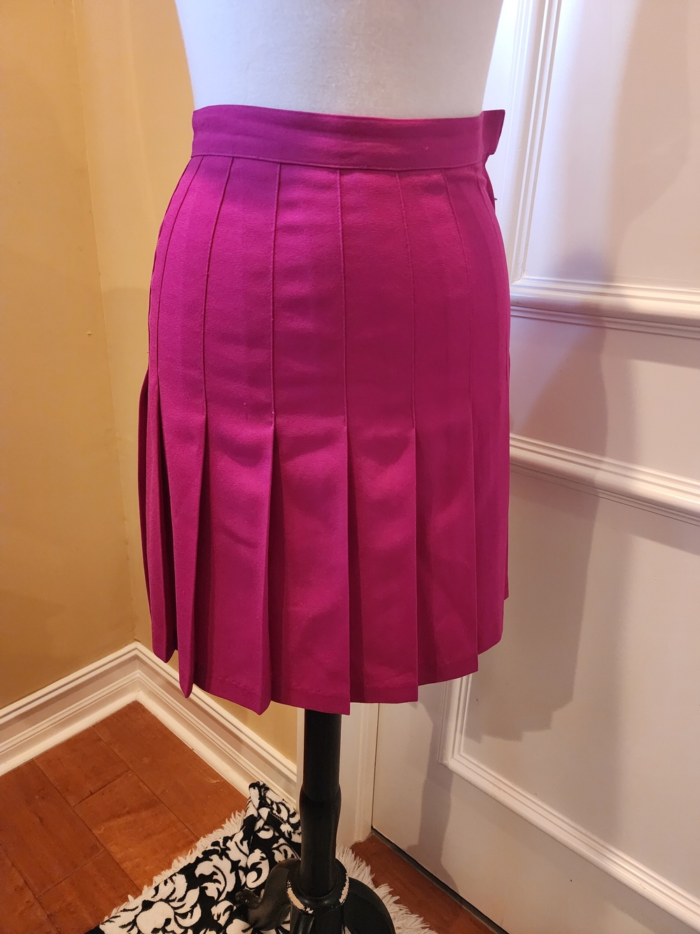 Women's Pleated Mini Skirt in Fuchsia